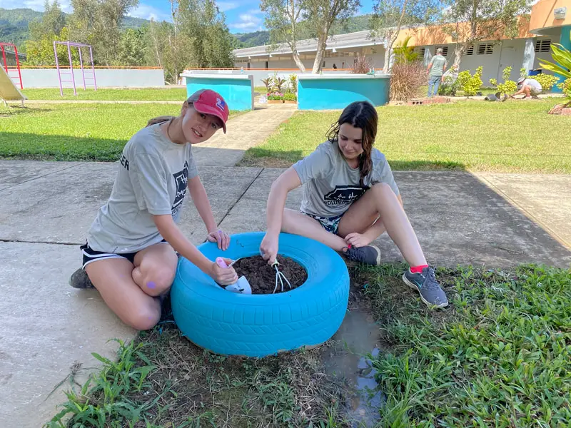 Student volunteers 25