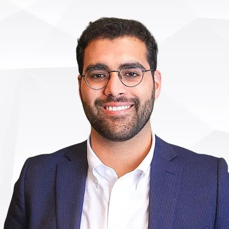 Headshot of Adam Hubbi, associate attorney at Consumer Justice Law Firm.