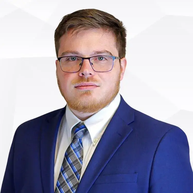 Headshot of Garret Symington, a consumer protection attorney at Consumer Justice Law Firm.
