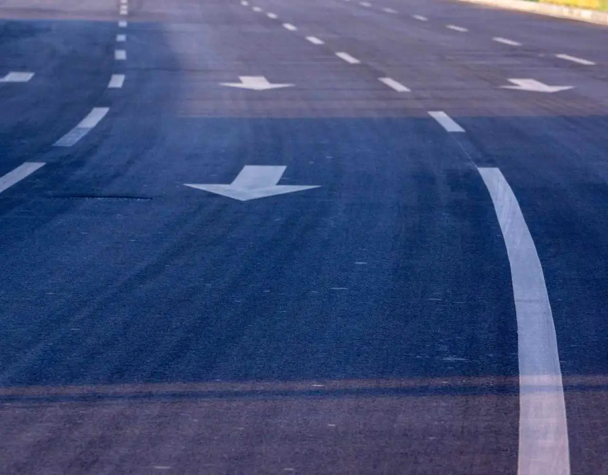 Penalties for Improper Lane Use for CDL Drivers in Illinois