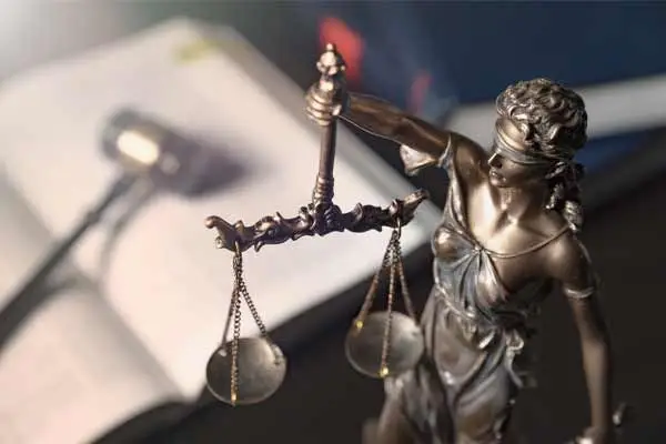 Private DUI Lawyer vs. Public Defender