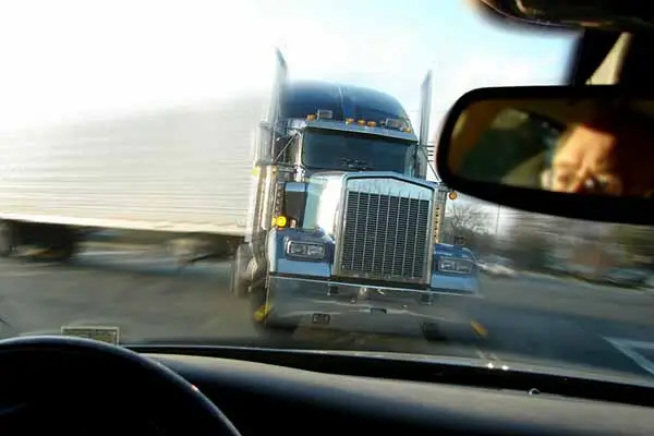 atlanta-truck-accident-lawyer.jpg